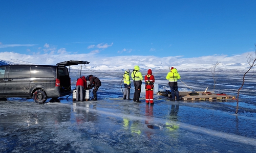 Arbeiten am Eisloch im März 2026. 