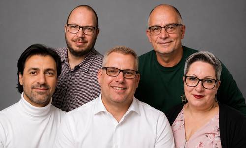 Oben links Patrick Lachmann, oben rechts Michael Schneider, unten links Babak Salimi, unten mittig Jean-Pierre Henke sowie unten rechts Marielu Farago.