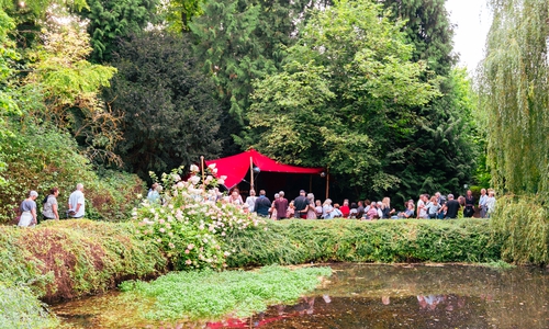 Das Festival findet vor verwunschener Kulisse statt.