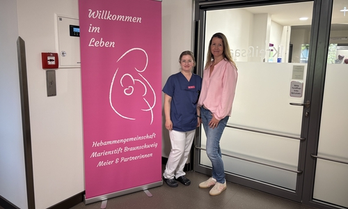 Den freiberuflichen Hebammen Denise Katron (li.) und Anja Samborski kämpfen für Wertschätzung und die Frauengesundheit.