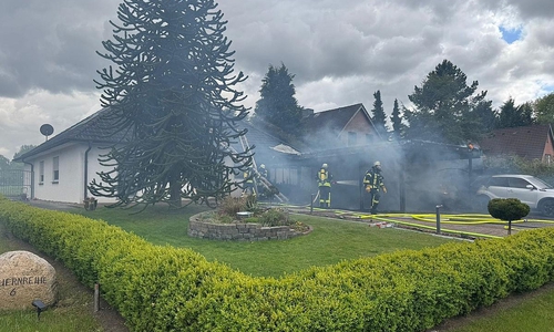 Löscharbeiten (Archiv)
