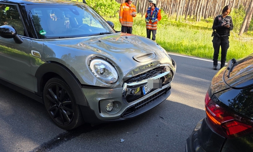 Die Fahrerin des Mini Cooper war auf den Audi aufgefahren.