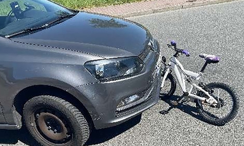 Der Autofahrer hatte das Kind übersehen, es kam zum Zusammenstoß.