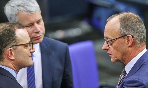 Jens Spahn,Steffen Bilger und Friedrich Merz (Archiv)