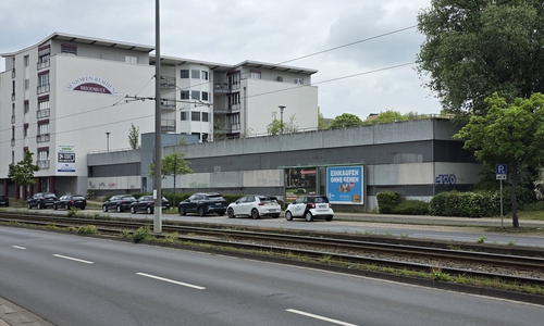 Zu viele Parkplätze: Unter anderem stehen Parkpaletten im Emsviertel leer.