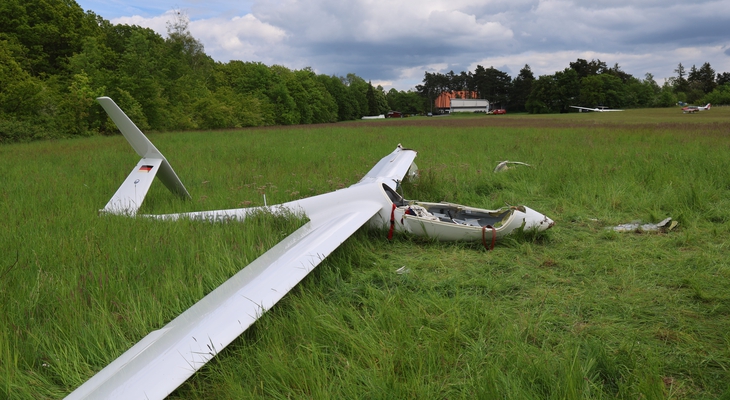 Flugzeugabsturz in Salzgitter: Pilot lebensgefährlich verletzt