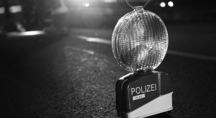 Tragischer Unfall bei Wolfsburg: Fußgänger auf A2 von Lkw erfasst