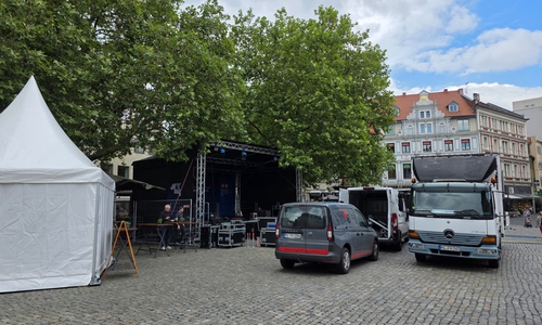 Aufbauarbeiten am Kohlmarkt.