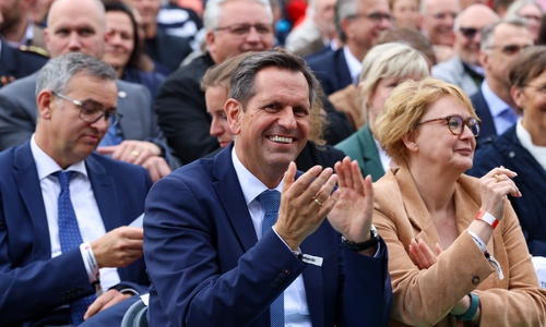 Bei der Eröffnungsveranstaltung auf dem Schlossplatz sind auch Niedersachsens Ministerpräsident Olaf Lies und Innenministerin Daniela Behrens zu Gast.