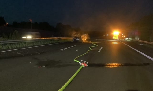 Das Auto stand in Vollbrand