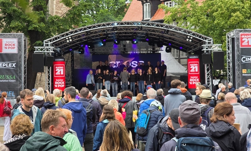 Der Crossover-Chor der Friedenskirche spielt derzeit.