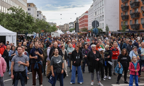 Vor der Stage of Lions am Theater hatte sich ein erwartungsfreudiges Publikum eingefunden.