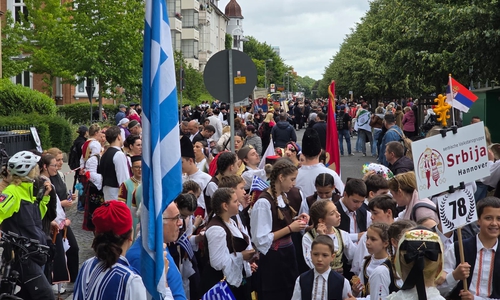 Verschiedene Volksgruppen sind vertreten.