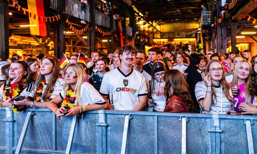 1500 Besucher freuten sich auf das erste Gruppenspiel der DFB-Elf.