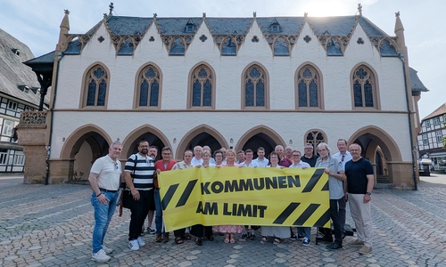 In Goslar wiesen die Oberbürgermeisterin sowie Vertreter des Stadtrates auf die Finanzkrise hin.