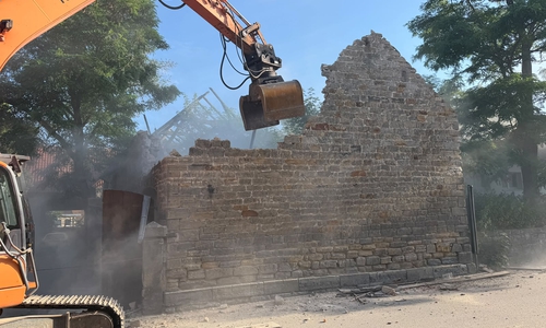 Das Gebäude wird abgerissen.