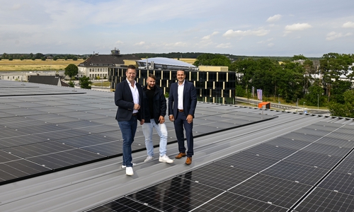 Auf dem Bild vlnr: Kai Florysiak (Geschäftsführer der Braunschweiger Parken GmbH), André Koczy (zuständiger Projektleiter der BRAWO GE Solution), Lukas Ritzka-Cole (Geschäftsführer der BRAWO GE Solution).