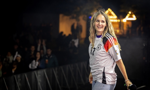 Jana Kneip vom Radio Bollerwagen.