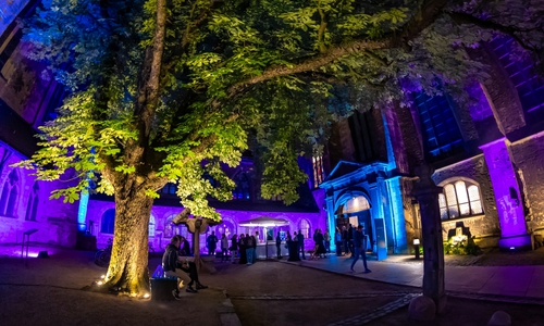 Nachts im Museum: Besucherinnen und Besucher erleben Ausstellungen bei der Braunschweiger Museumsnacht am 27. Juni bis zur Geisterstunde.
