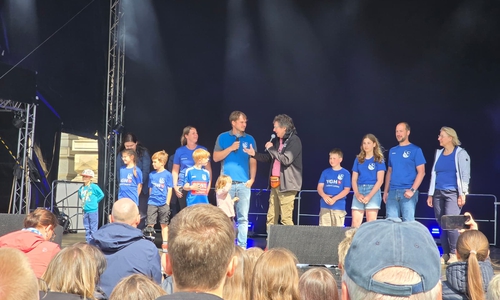 Der Landessportbund auf der Schlossplatz-Bühne.