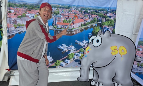 Mit Emdens bekanntestem Sohn und seinem Geschöpf ein Foto machen: Kann man auf dem Tag der Niedersachsen.