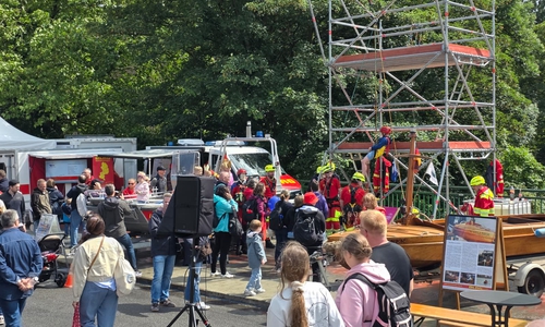 Action am Stand der DLRG.