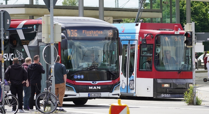 Region Braunschweig: Mehr Fahrgäste, leere Kassen: Droht ÖPNV‑Kahlschlag?