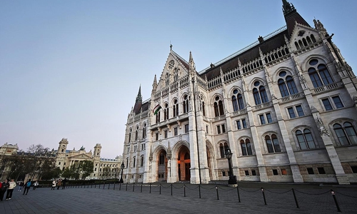 Ungarns Parlament (Archiv)