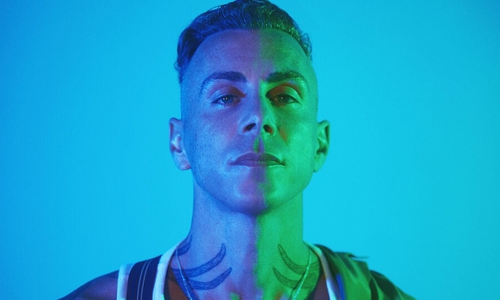 Asaf Avidan wird dem Publikum einheizen.