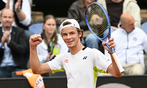 Der deutsche Youngster Niels McDonald ist in die zweite Hauptrunde eingezogen.