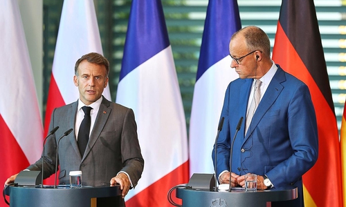 Emmanuel Macron und Friedrich Merz (Archiv)