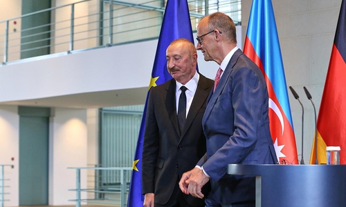 Ilham Alijew und Friedrich Merz am 21.07.2026
