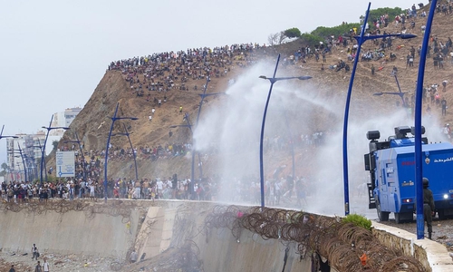 Massenandrang an der Grenze zu Ceuta am 31.07.2026