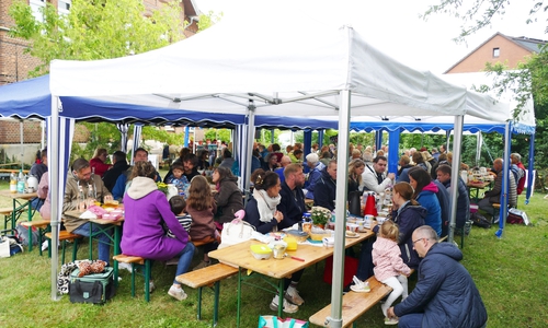 Der Bürgerbrunch im Pfarrgarten ist im August geplant.