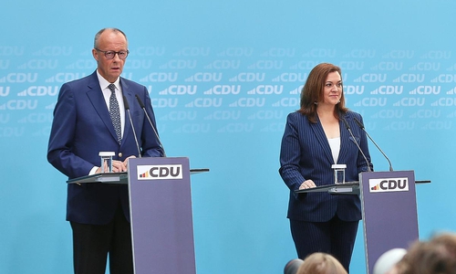 Friedrich Merz und Franziska Hoppermann am 27.07.2026