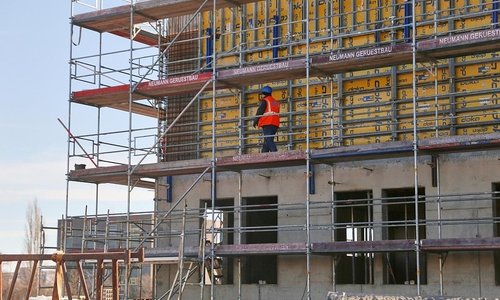 Bauarbeiter auf Baustelle (Archiv)