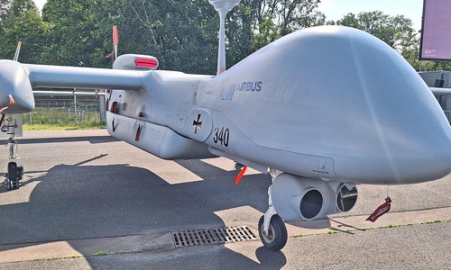 Die hier gezeigte Drohne German Heron TP könnte bald durch ein Modell "Made in Braunschweig" ersetzt werden (Archivbild).