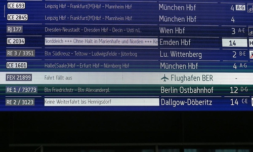 Anzeigetafel bei der Deutschen Bahn (Archiv)