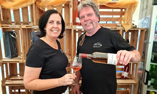 Sieben Winzer und Weinhändler schenken beim Peiner Weinfest ihre exquisiten Weine aus. 