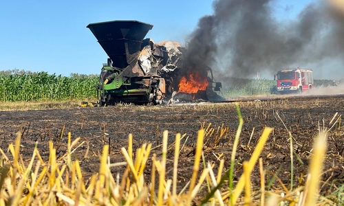 Feuerwehren in Brettorf verhindern Übergreifen eines Flächenbrandes auf landwirtschaftlichen Betrieb (Archiv)