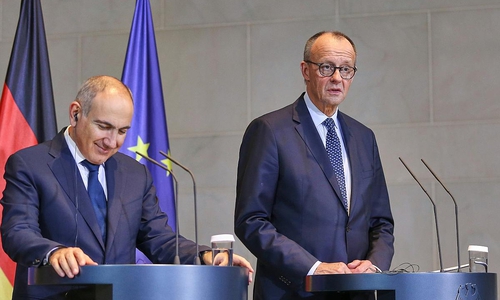 Nikol Paschinjan und Friedrich Merz (Archiv)