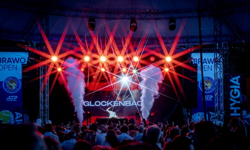 Am Eröffnungsabend heizte Glockenbach bei der WHITE NIGHT After Work Party dem Publikum ein.