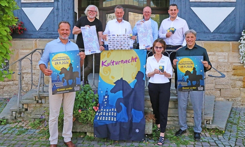 Von links: Steffen Müller (Geschäftsführer KVG), Björn Reckewell (Abteilungsleiter Tourismus), Bürgermeister Ivica Lukanic, Kulturratsvorsitzender Markus Lüdke, Frauke Maria Ohms, Georg Wilhelm Schmidt (Geschäftsführer Der Schmidt Gruppe) und Erster Stadtrat Thorsten Drahn.