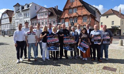 Veranstalter, Partner und Sponsoren stellen das Programm für das 45. Gifhorner Altstadtfest vor.