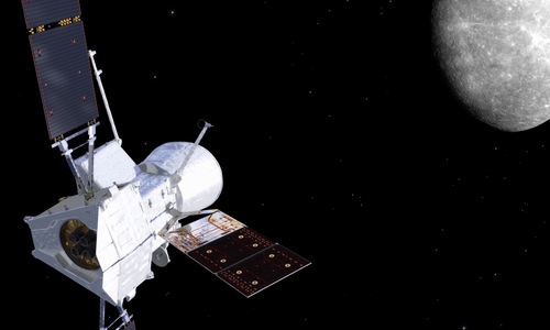 Das aus vier Modulen bestehende Raumfahrzeug "BepiColombo" nähert sich dem Merkur.