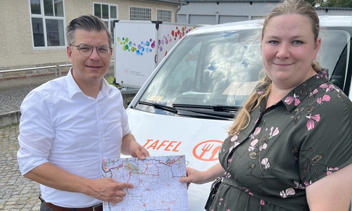 Mehr Unterstützung für die Region: Die Tafel Wolfenbüttel erweitert ihr Einzugsgebiet.                                                                      Im Bild: Frederike Schwieger (Bereichsleitung Existenzsichernde Hilfen) und Björn Försterling (Vorstand DRK-Kreisverband Wolfenbüttel). 