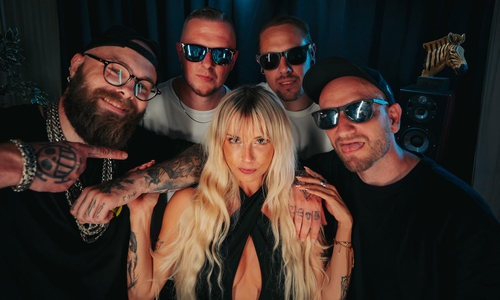Bade154 (Linus Lüken), André Bohlmann, Oliver Kammler (AlphaBeat) und Blondee (v. li.) mit Mia Julia. 