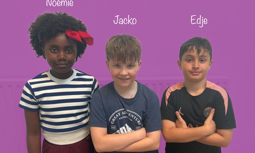 Der Kinderfilm „Vampir in der Schule“ erzählt die spannende Geschichte von Jacko und seinen Freunden Noémie und Edje. Das sind die drei Darstellerpersonen.