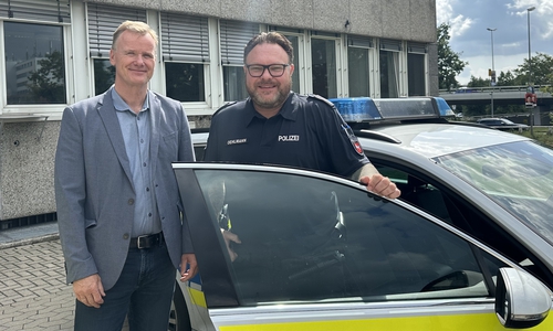 Inspektionsleiter der Polizeiinspektion Wolfsburg-Helmstedt Oliver Grotha (links) und der Kontaktbereichsbeamte Patrick Oehlmann