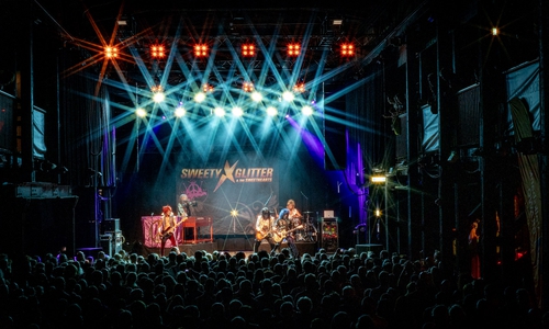 Sweety Glitter & The Sweethearts haben am Freitagabend das Schön & Frölich in Braunschweig zum Feiern gebracht.